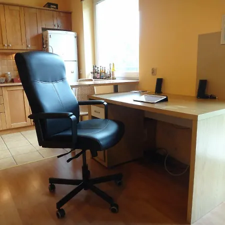 Metro Kabaty Apartman Varsó