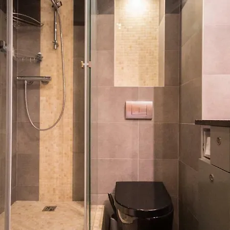 Metro Kabaty Apartment *